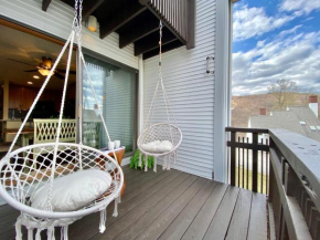 SunBear AC Pool Hot Tub Hiking Game room Killington